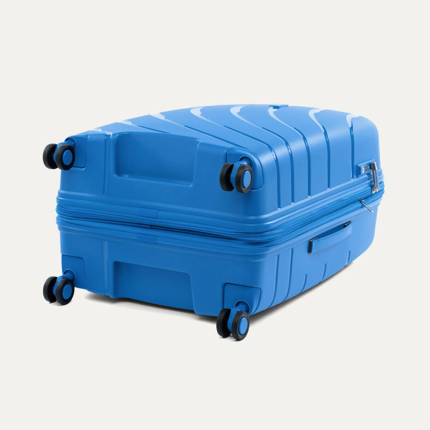 Atlantic® Carry-On / Medium Check-In Hardside Set - Image 4
