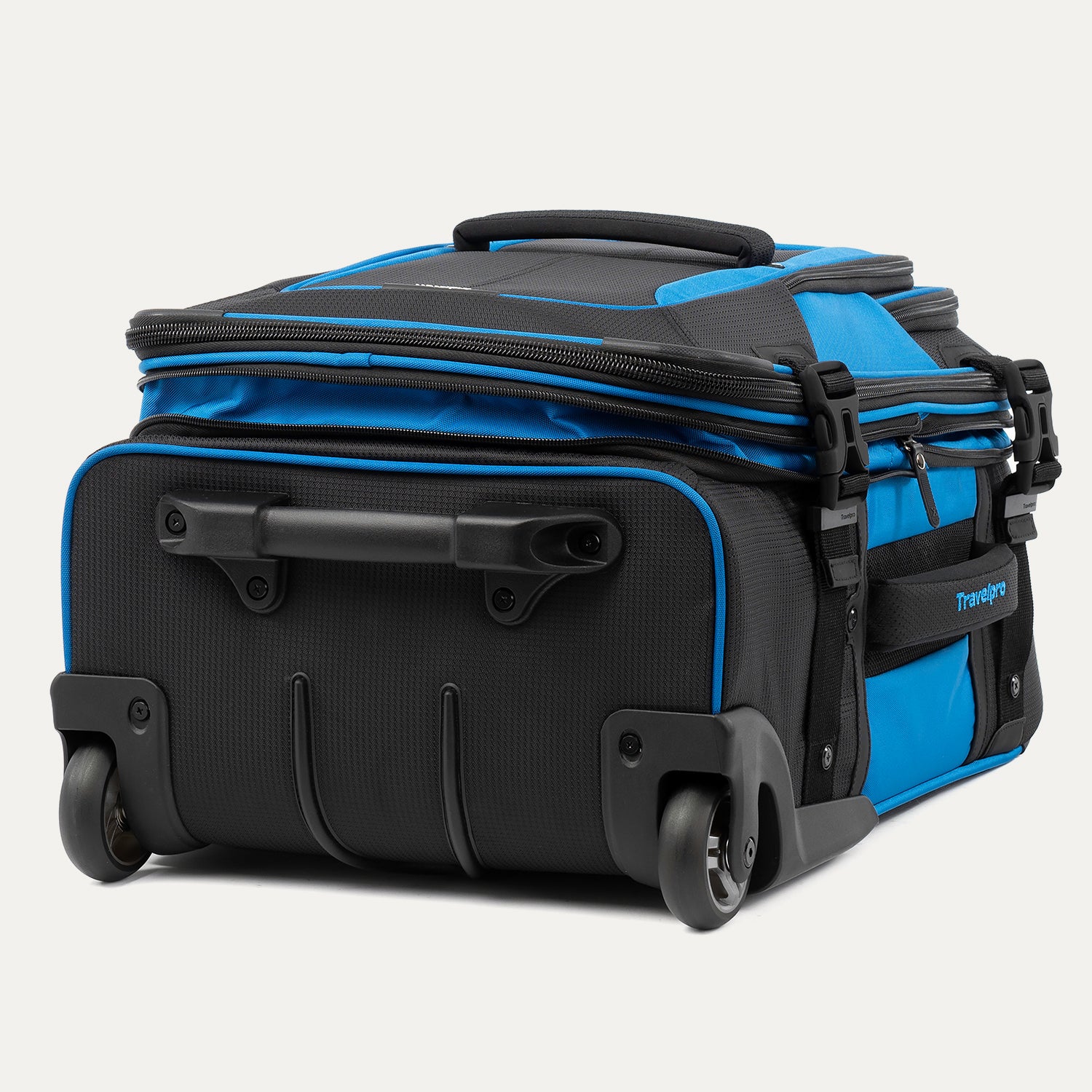 Bold™ By Travelpro® Carry-On Rollaboard® - Image 11
