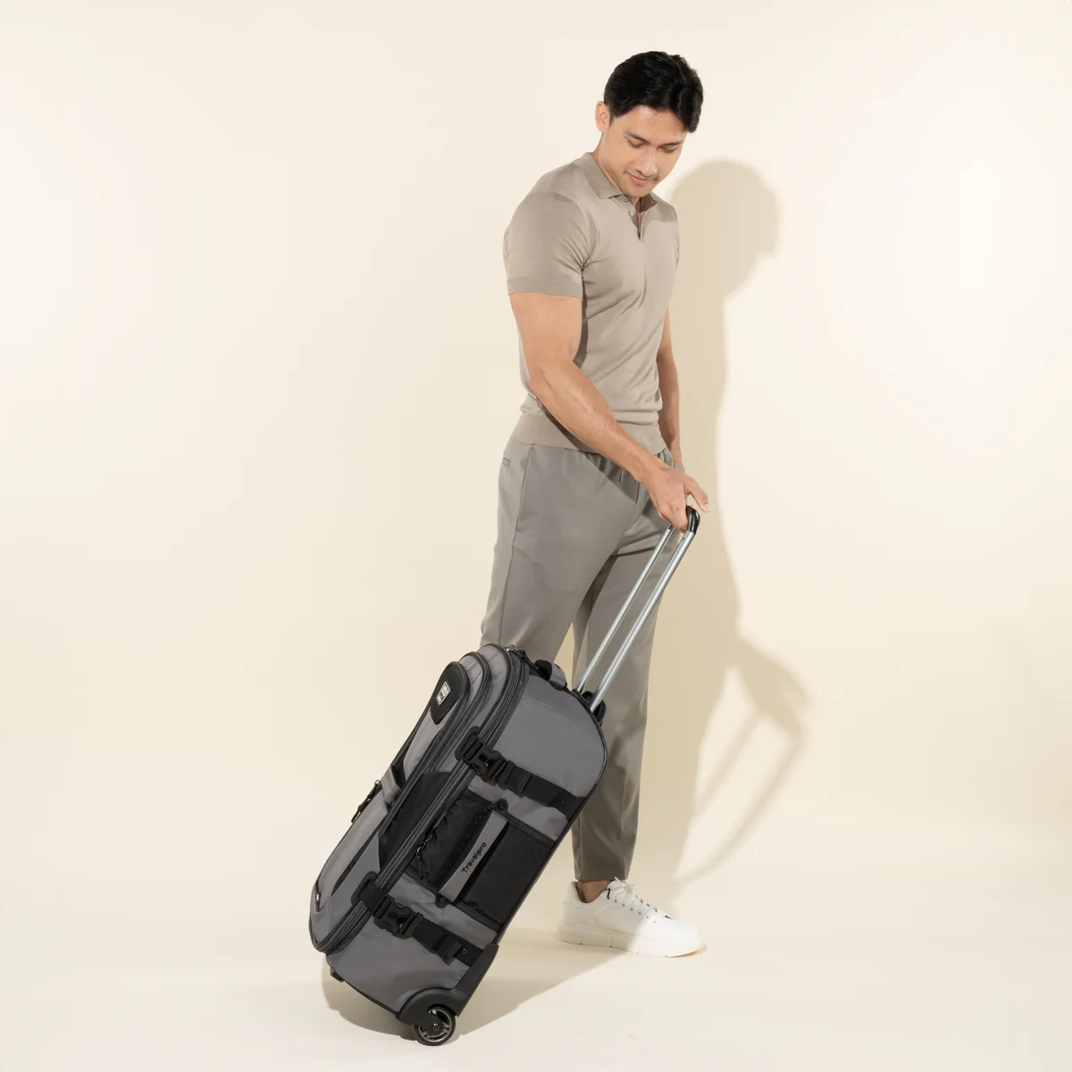 Bold™ By Travelpro® Medium Check-In Rollaboard® - Image 16