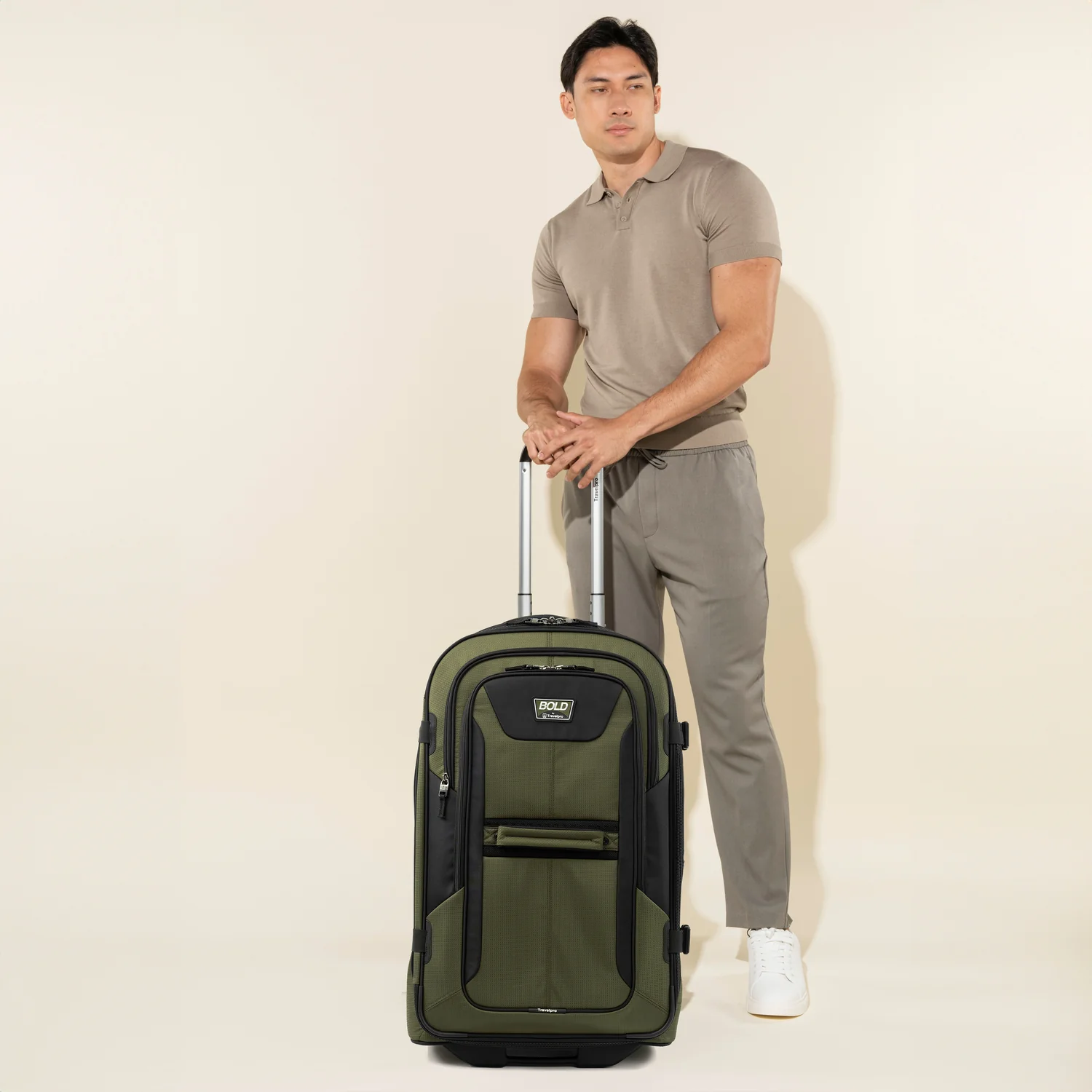 Bold™ By Travelpro® Large Check-In Rollaboard® - Image 11