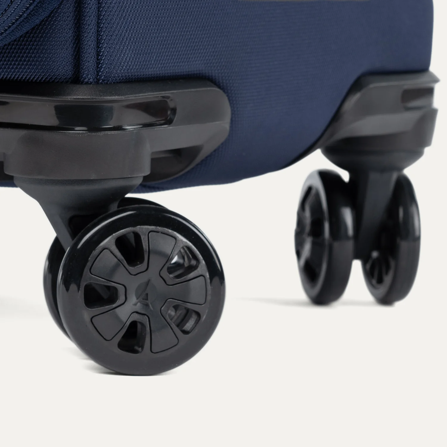Crew™ Classic Large Check-In Spinner - Image 39