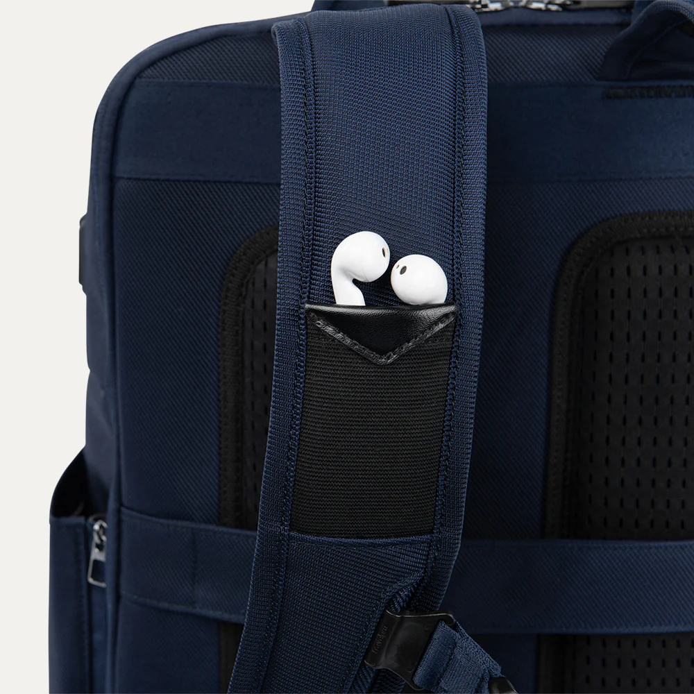 Crew™ Executive Choice™ 3 Large Travel Backpack- Titanium Grey - Image 20