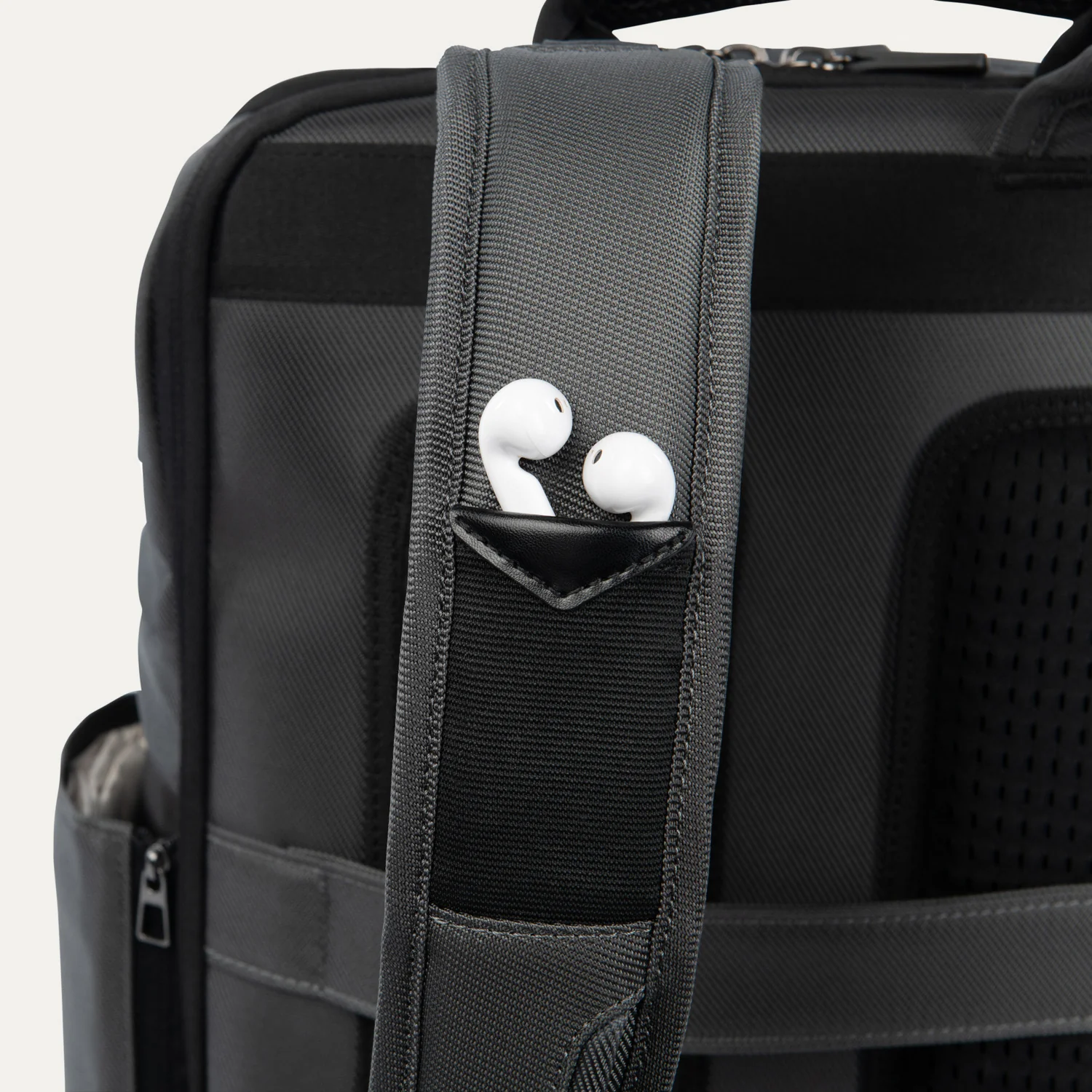 Crew™ Executive Choice™ 3 Large Travel Backpack- Titanium Grey - Image 28