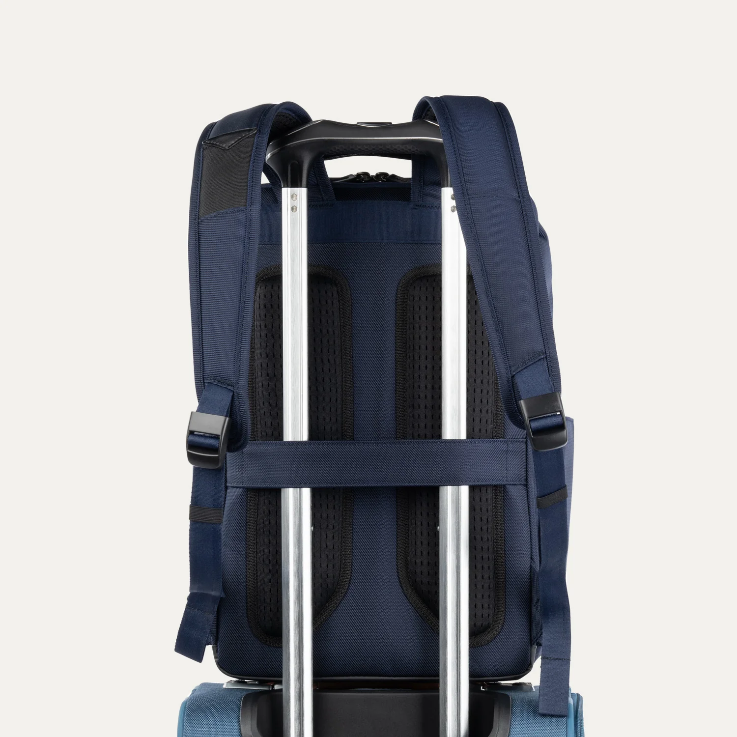 Crew™ Executive Choice™ 3 Slim Laptop Backpack- Titanium Grey - Image 15