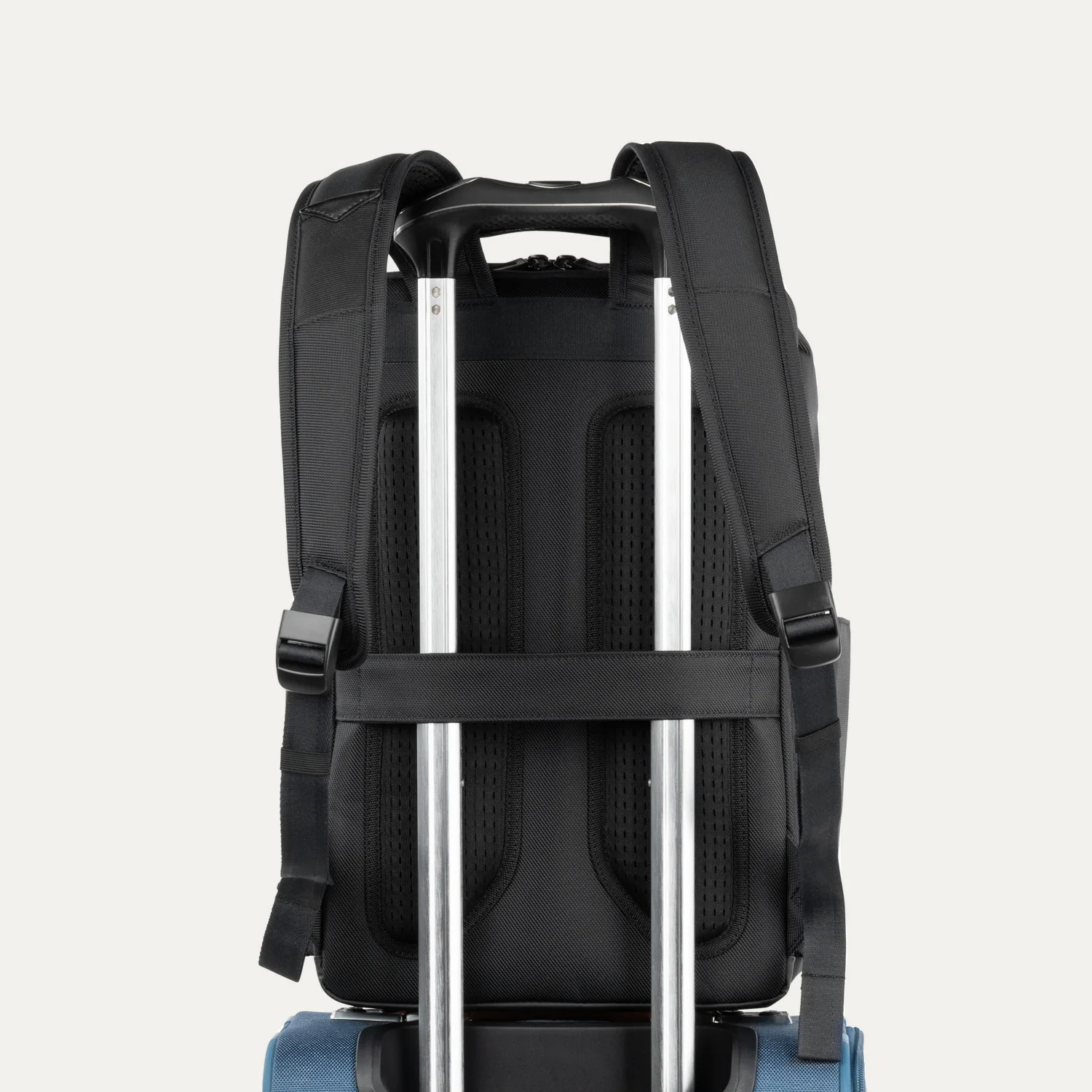 Crew™ Executive Choice™ 3 Slim Laptop Backpack- Titanium Grey - Image 7