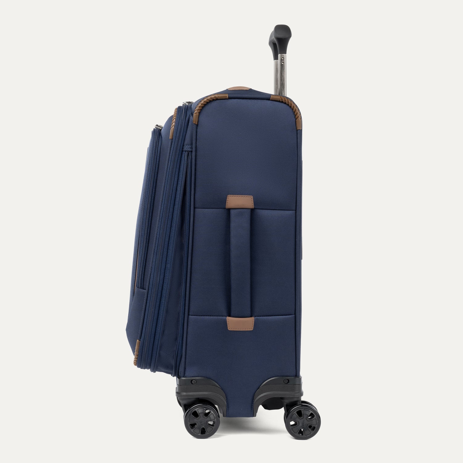 Crew™ Classic Carry-On / Medium Check-In Set - Image 8