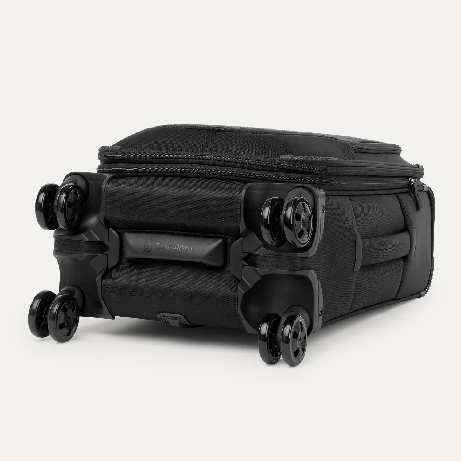 Crew™ Classic Compact Carry-On / Medium Check-In Set - Image 8
