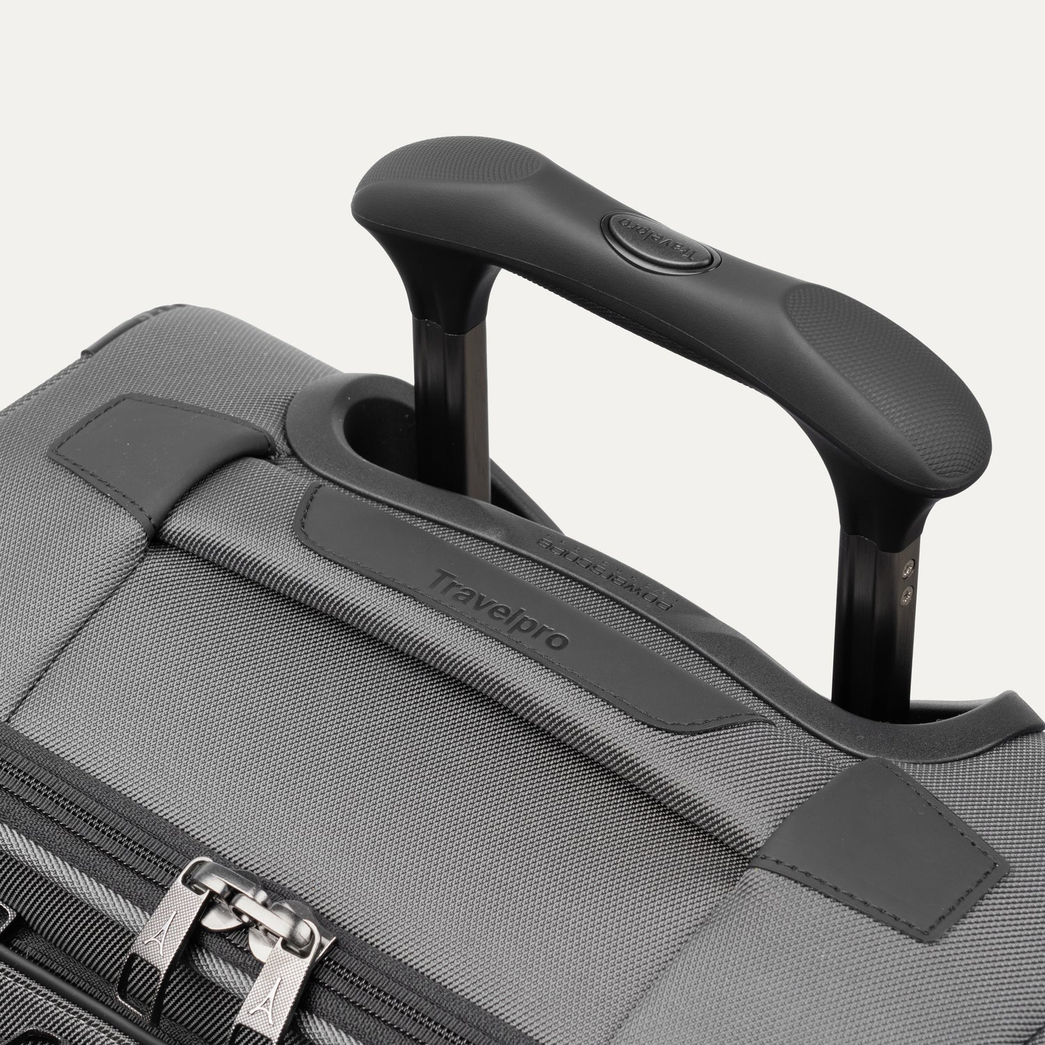 Crew™ Classic Compact Carry-On / Medium Check-In Set - Image 10