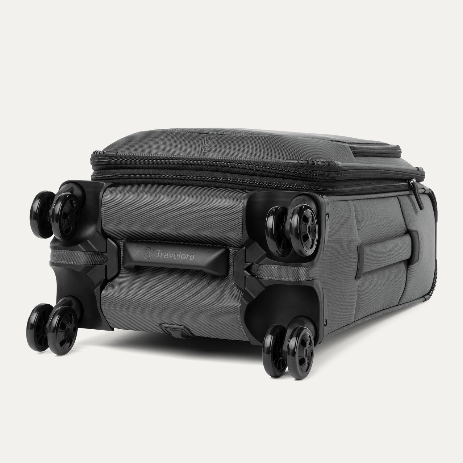 Crew™ Classic Compact Carry-On / Medium Check-In Set - Image 27