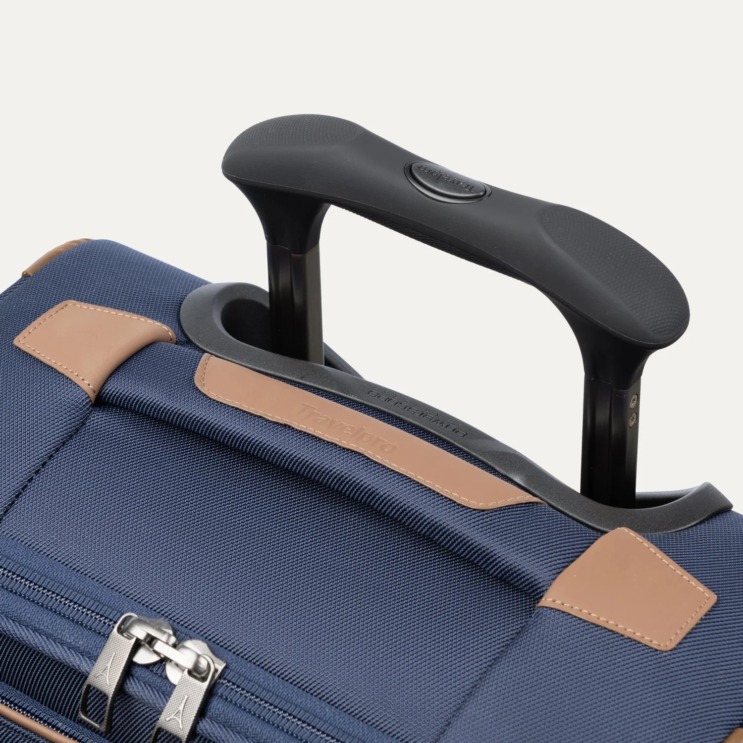 Crew™ Classic Compact Carry-On / Medium Check-In Set - Image 8