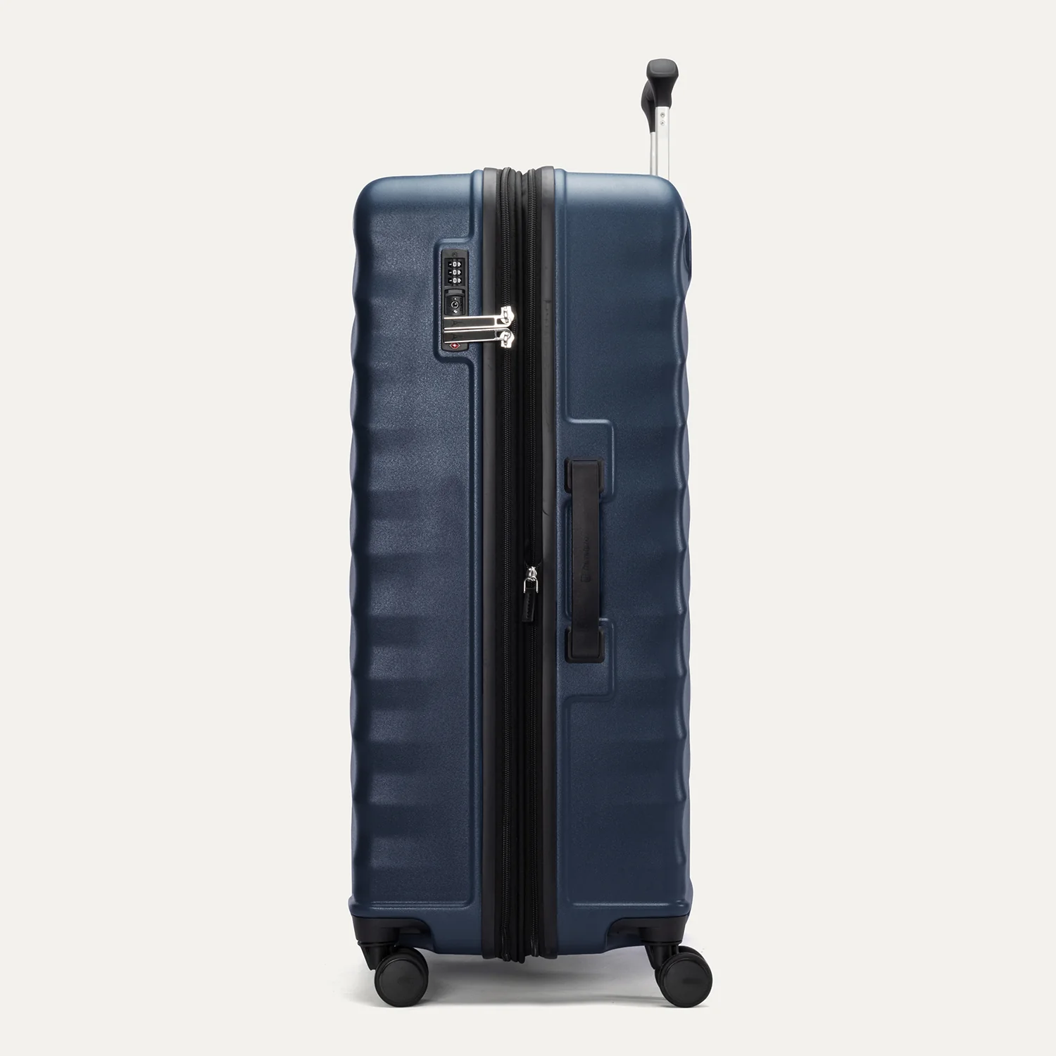 Maxlite® Air V2 Large Check-In Hardside Spinner - Image 4