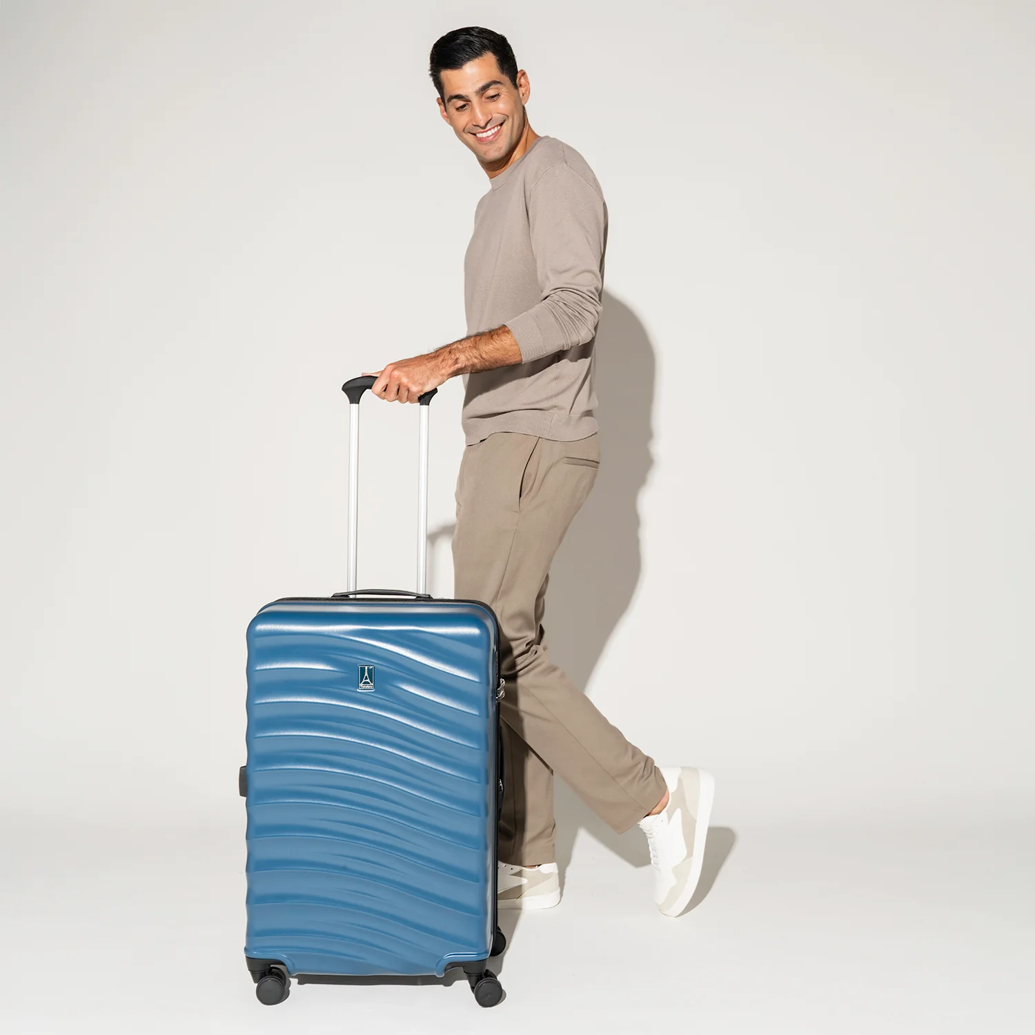 Maxlite® Air V2 Medium Check-In Hardside Spinner - Image 12