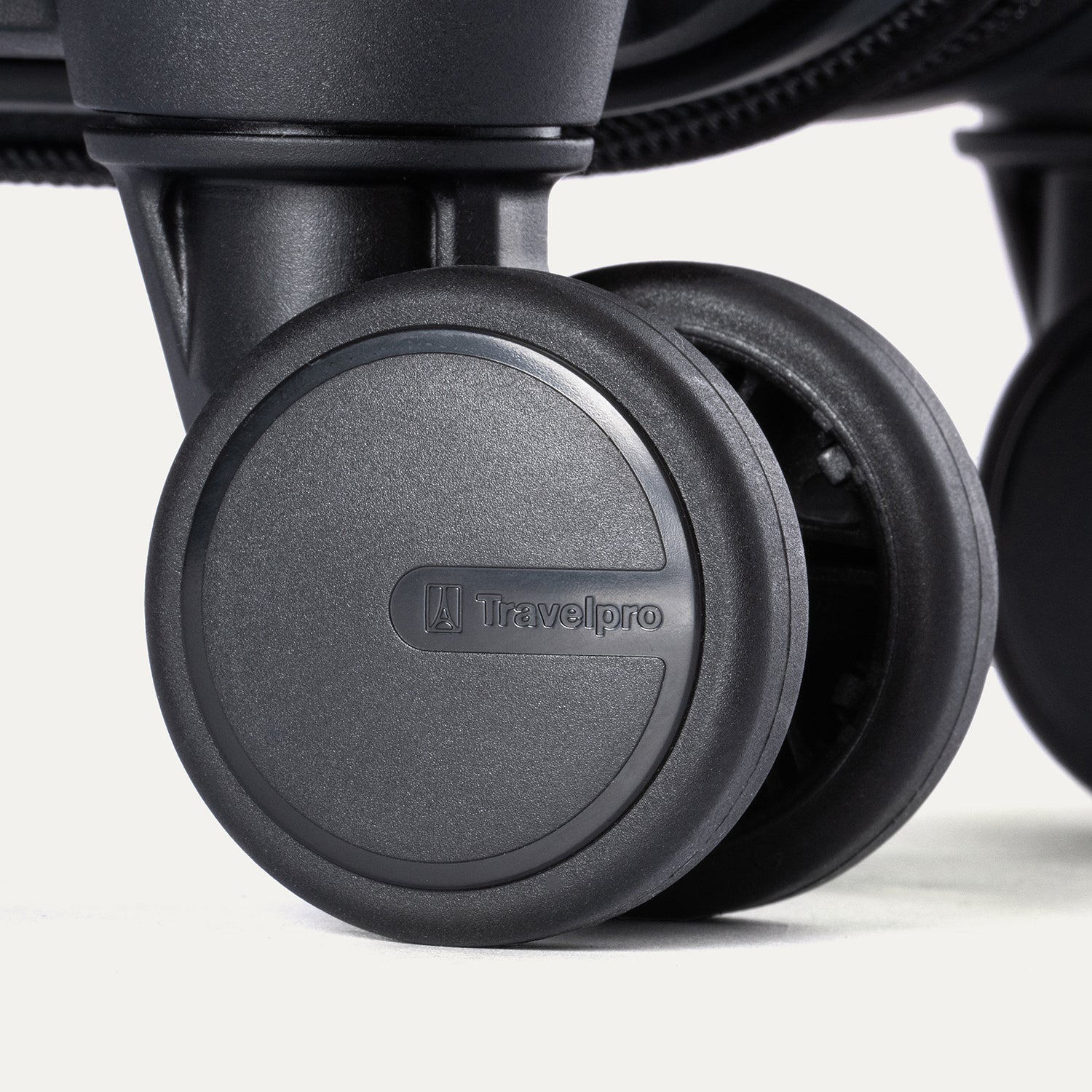 Maxlite® Air V2 Medium Check-In Hardside Spinner - Image 26