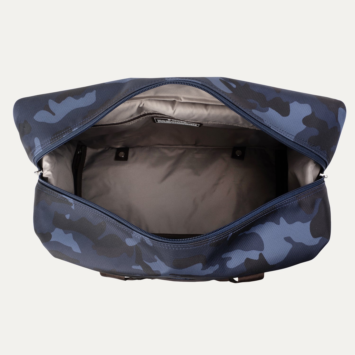 On the Move - Platinum® Elite Weekender Bag / Medium Check-In Set - Image 7