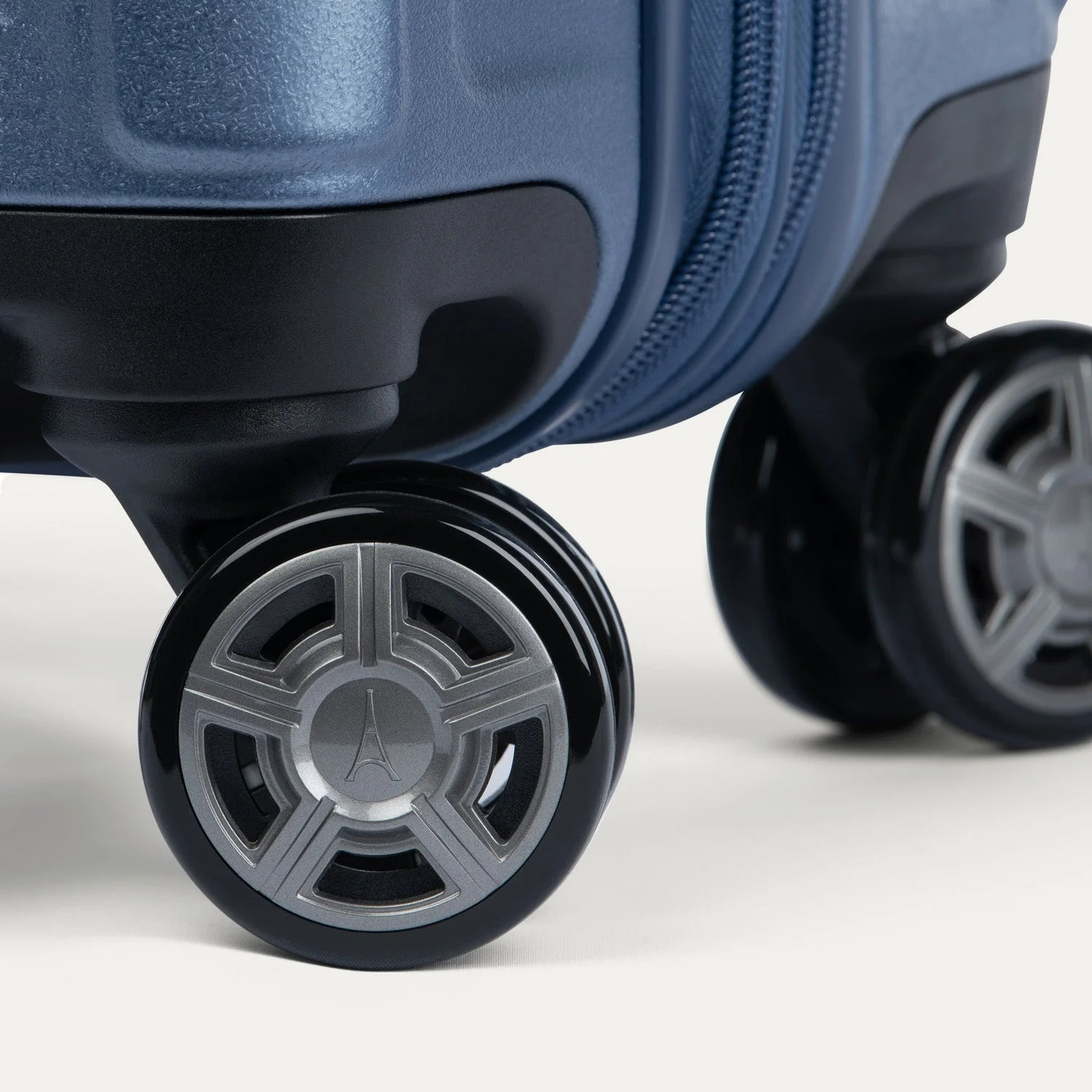 Platinum® Elite Carry-On / Medium Check-In Hardside Set - Image 26