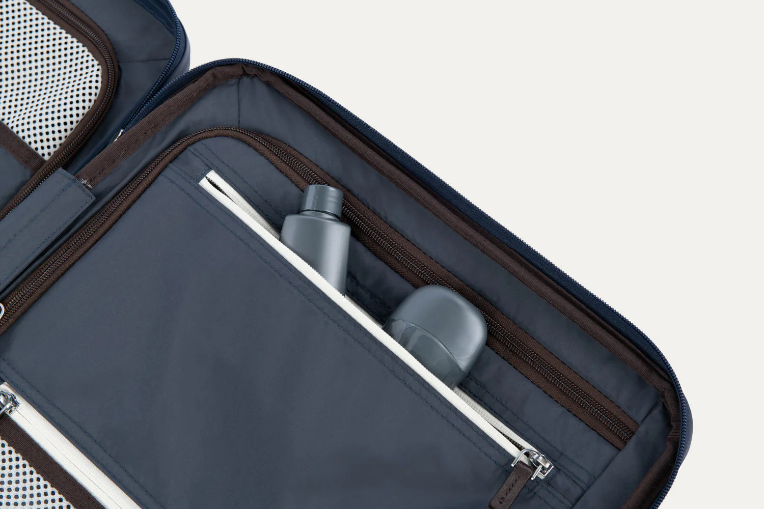 Platinum® Elite Carry-On / Medium Check-In Hardside Set - Image 4