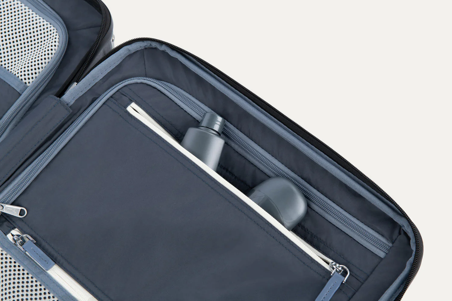 Platinum® Elite Compact Carry-On / Medium Check-In Hardside Set - Image 13