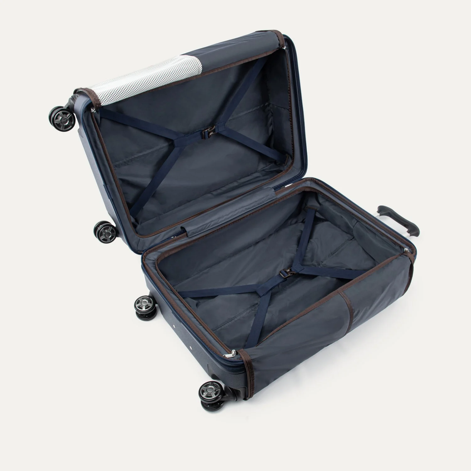 Platinum® Elite Compact Carry-On / Medium Check-In Hardside Set - Image 4