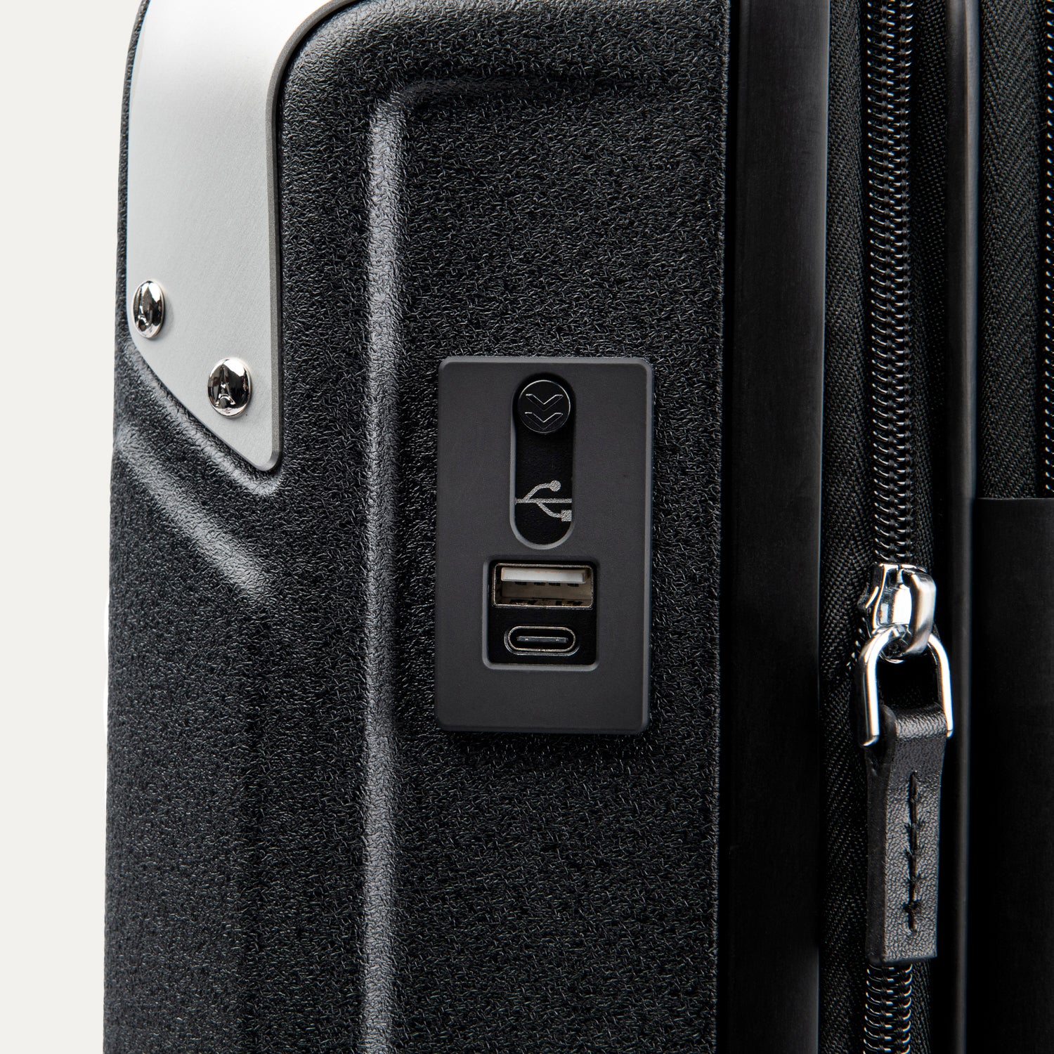 Platinum® Elite Compact Carry-On Business Plus Hardside Spinner - Image 5